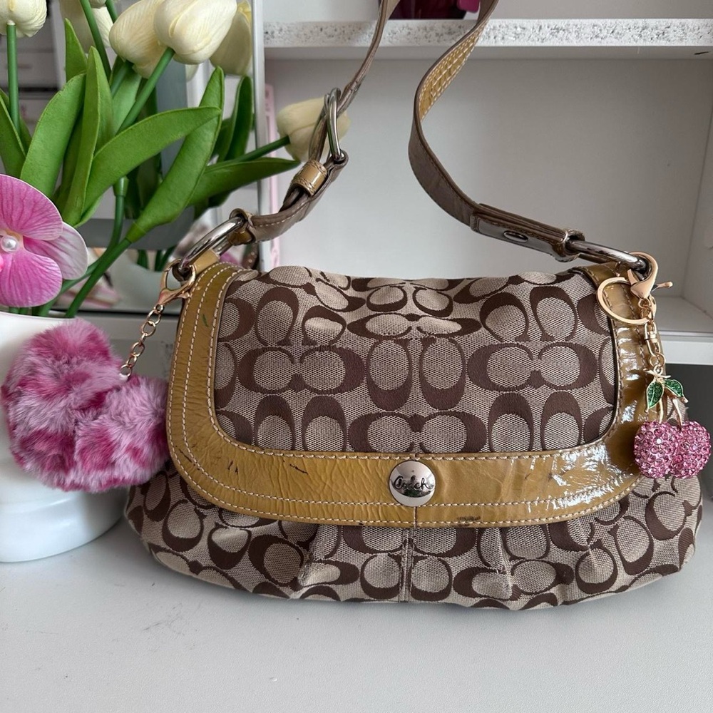 Y2k coach tan signature soho shoulder bag